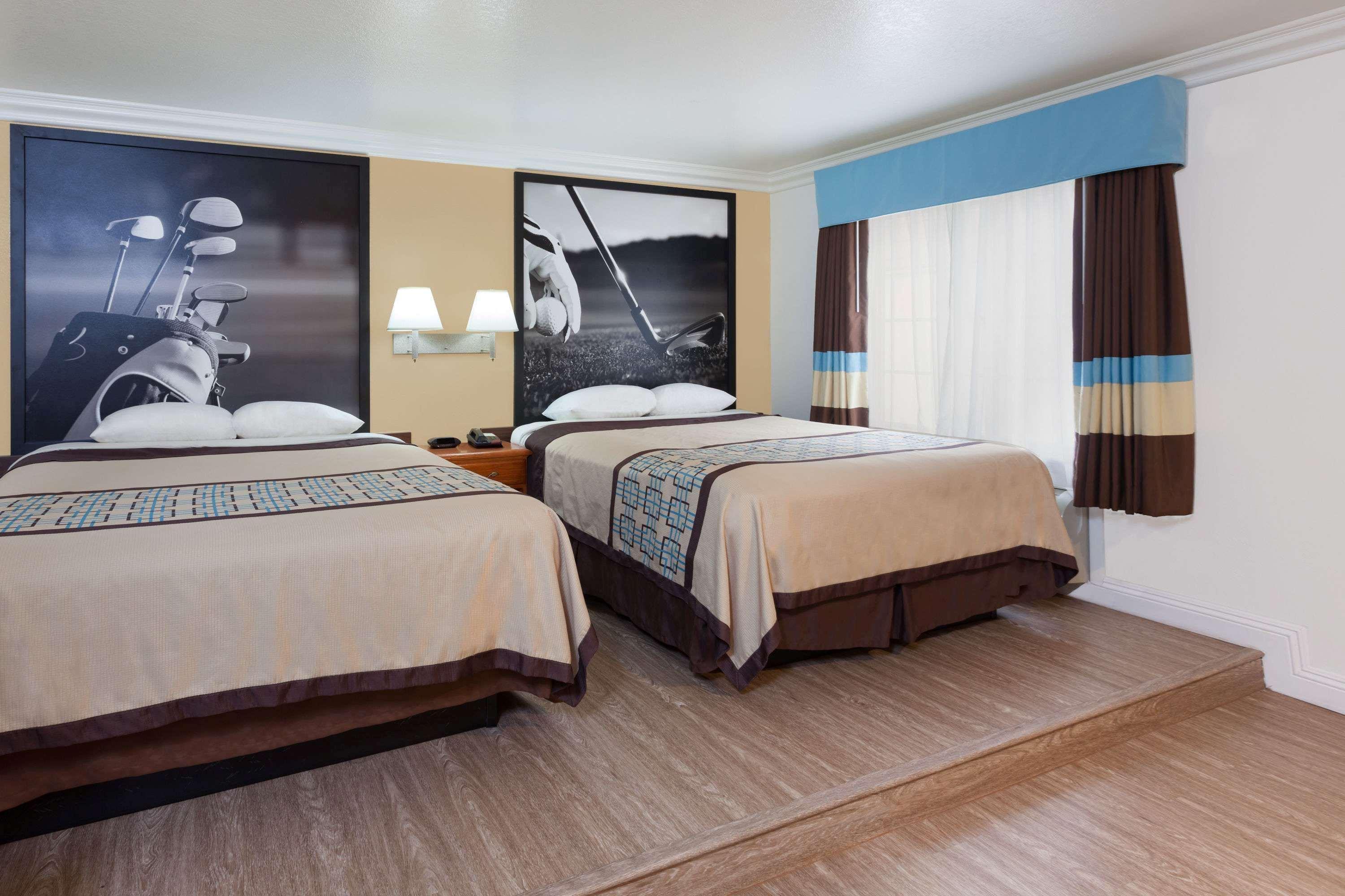 Super 8 By Wyndham Santa Clarita/Valencia Motel Eksteriør bilde